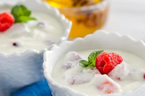 Домашний йогурт с ягодами